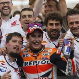 Marquez wins in Aragon as Pedrosa crashes