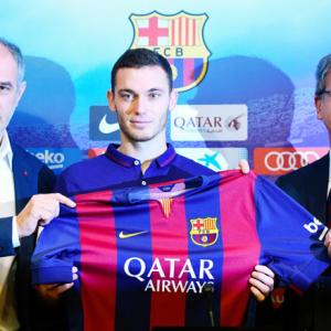 Sports Shorts: Barcelona sign Arsenal's Vermaelen in five-year deal