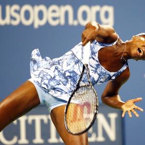 Venus keeps up with little sister Serena at US Open