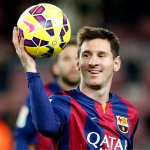 Hat-trick and 400th club goal for Messi in Barcelona rout