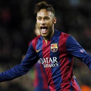 Neymar rocket helps Barcelona secure top spot