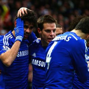 Chelsea stroll to victory over West Ham