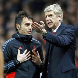 Wenger furious with referee for 'decision that basically killed the game'