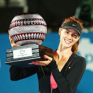 Sydney: Pironkova wins first title; Del Potro, Tomic to meet in final
