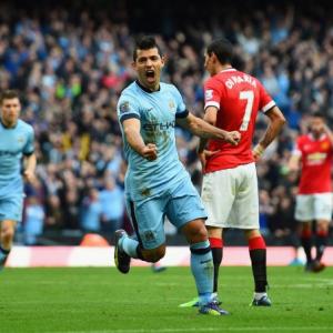 Ten-man United beaten in Van Gaal's first Manchester derby