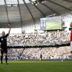 EPL PHOTOS: Red cards render dramatic derbies for United and Villa