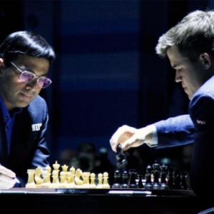 World Chess Championship: Anand beats Carlsen in Round 3, draws level