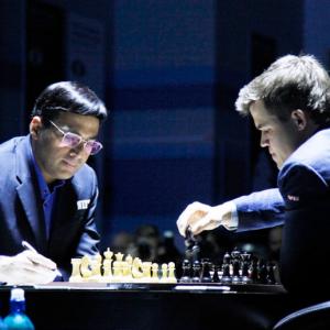 World Chess: Anand, Carlsen settle for a draw in Game 10
