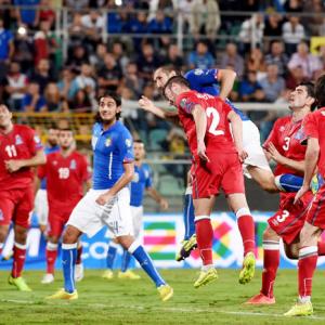 Euro 2016 qualifiers: Chiellini stars in Italy win; Dutch beat Kazakhs