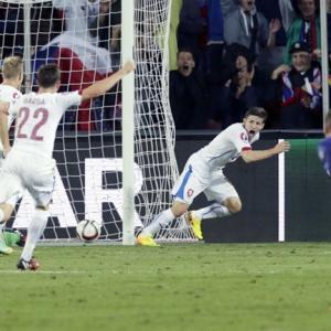 Euro qualifiers: Czechs stun Dutch; Italy tame Norway