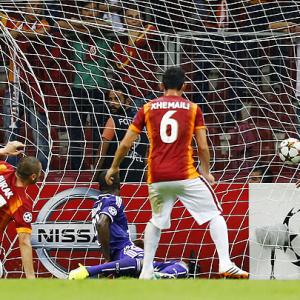 Late Burak strike earns Galatasaray 1-1 Anderlecht draw