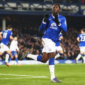 EPL PHOTOS: Lukaku's late goal saves Everton the blushes against Palace