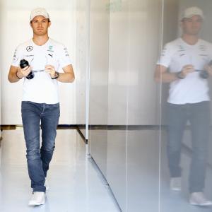 Despite Hamilton rift, Rosberg extends Mercedes contract