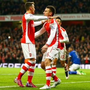 EPL PHOTOS: Arsenal into top four; Spurs lose at Liverpool