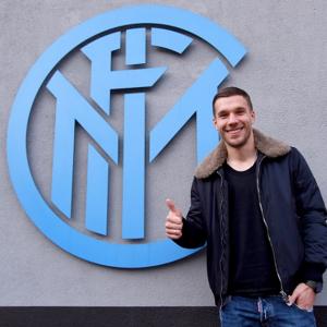 Podolski says goodbye to Arsenal; meets Inter boss