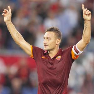 Serie A: Totti brace gives Roma draw against Lazio