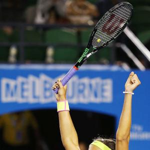 Australian Open: Djokovic, Azarenka safely through to fourth round
