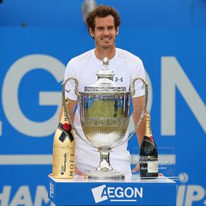 Murray outclasses Anderson to take fourth Queen's title