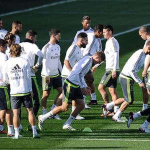 Full Real Madrid squad available to Benitez for El Clasico