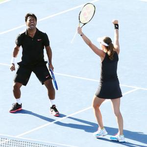Paes wins US Open mixed doubles and scripts record. Congratulate him!