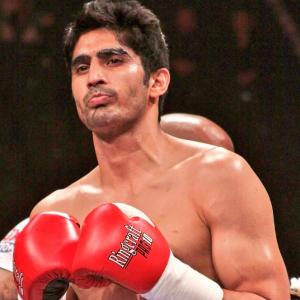 It's 5th straight win for Vijender; pummels Royer in longest bout so far