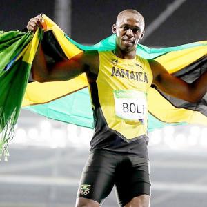 Bolt wins third successive 200m GOLD!