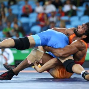 Wrestling: Shock defeat for Yogeshwar in qualification round