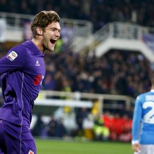 Chelsea sign defender Alonso from Fiorentina