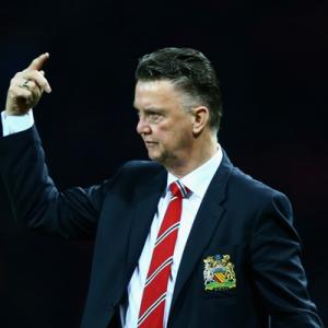 Ferguson calls on United fans to rally behind Van Gaal