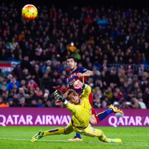 La Liga: Suarez 'tricks' as Barca thrash Celta 6-1