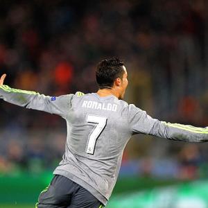 Champions League PHOTOS: Ronaldo breaks Roma resistance as Real win 2-0