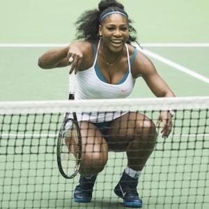 Hopman Cup: Serena retires with knee injury