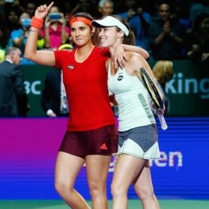 Unstoppable Sania-Hingis make it 25 WINS in a row; enter Brisbane final!
