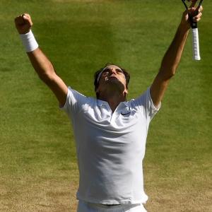Wimbledon: How did Federer get out of that? Unbelievable