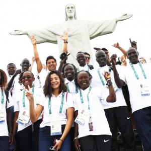 First-ever refugee team ascends to Rio's Christ statue