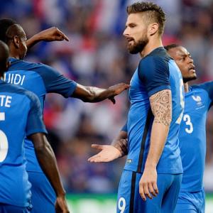 Giroud defies boo-boys with double in France win