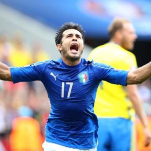 Euro: Late Eder goal sends Italy through to last 16