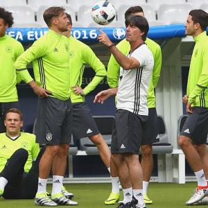 Euro: Can Germany top their group?
