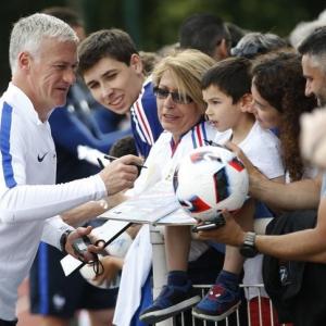 Euro 2016: Problems in defense for France in Iceland challenge