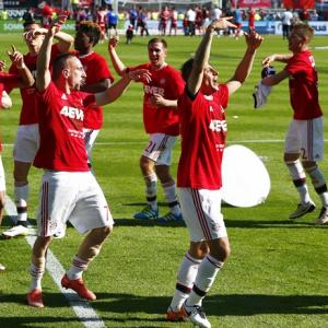 Bundesliga: Bayern Munich secure record fourth straight title