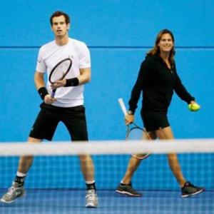 Murray splits with coach Mauresmo