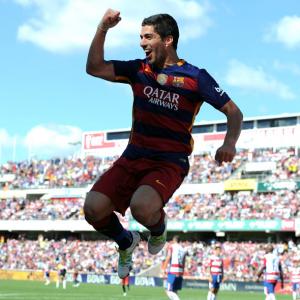 Brilliant 40-goal Suarez crucial to Barca's title win