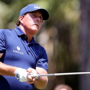 Golfer Mickelson embroiled in trading scandal