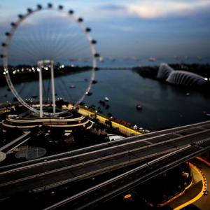 Ecclestone says Singapore wants to drop F1 race