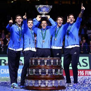 Ice-cool Del Potro paves the way for Argentina's Davis Cup win