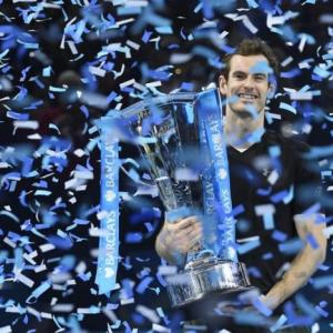 Murray defeats Djokovic to end year as world No1