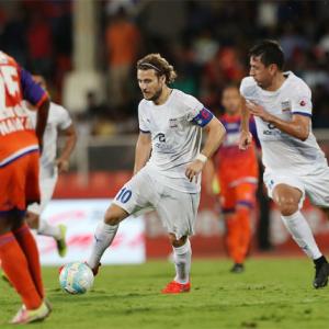 Forlan assist helps Mumbai City edge Pune 1-0 in Maha derby