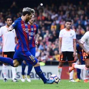 La Liga: Last-gasp Messi penalty seals dramatic Barcelona win