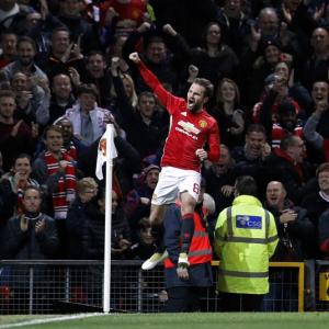 PHOTOS: Manchester United down City, Chelsea lose to West Ham