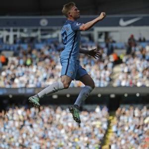 EPL PHOTOS: De Bruyne inspires City; wins for Arsenal & Leicester